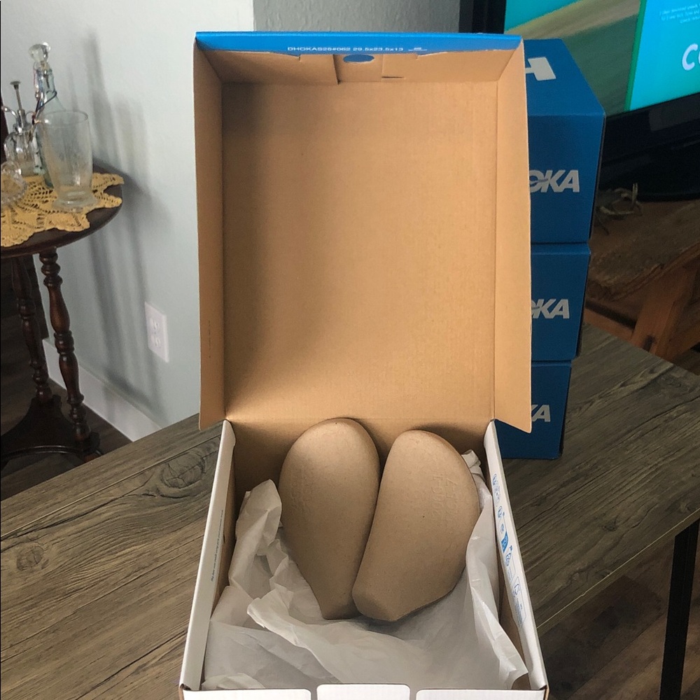 BUNDLE OF FOUR HOKA HINGED LID SHOE BOXES - Picture 9 of 16